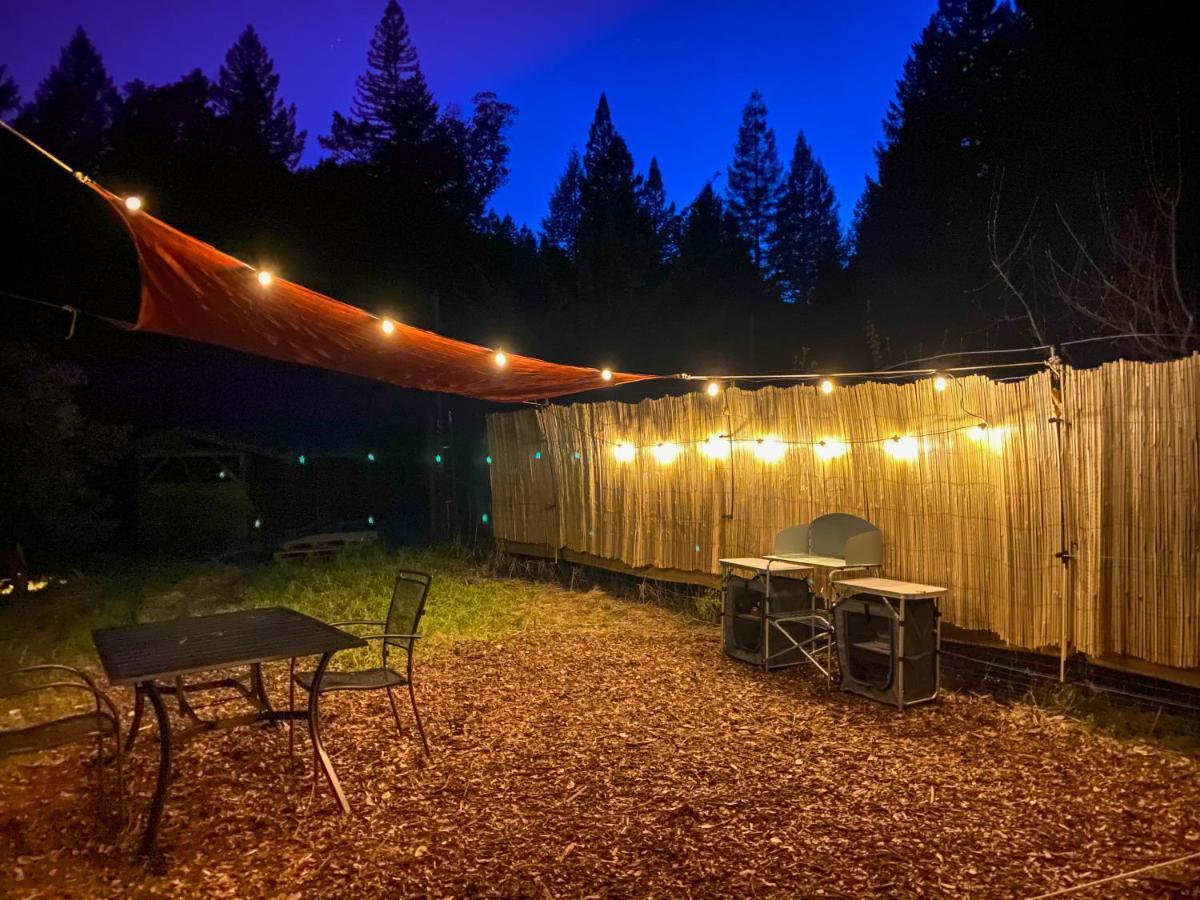 Hotel Glamping In The Redwoods With A Hot Tub! Garberville Zewnętrze zdjęcie