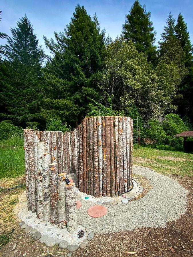 Hotel Glamping In The Redwoods With A Hot Tub! Garberville Zewnętrze zdjęcie