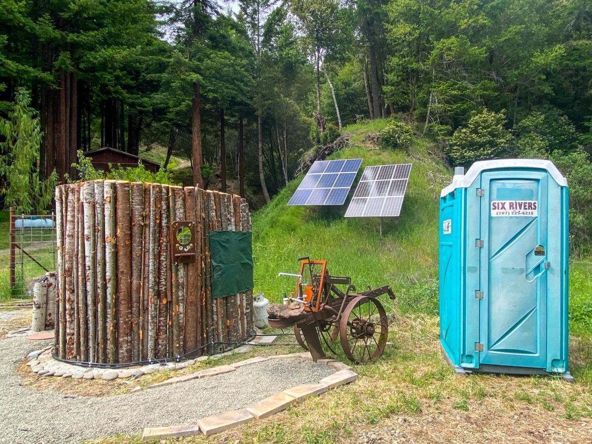 Hotel Glamping In The Redwoods With A Hot Tub! Garberville Zewnętrze zdjęcie